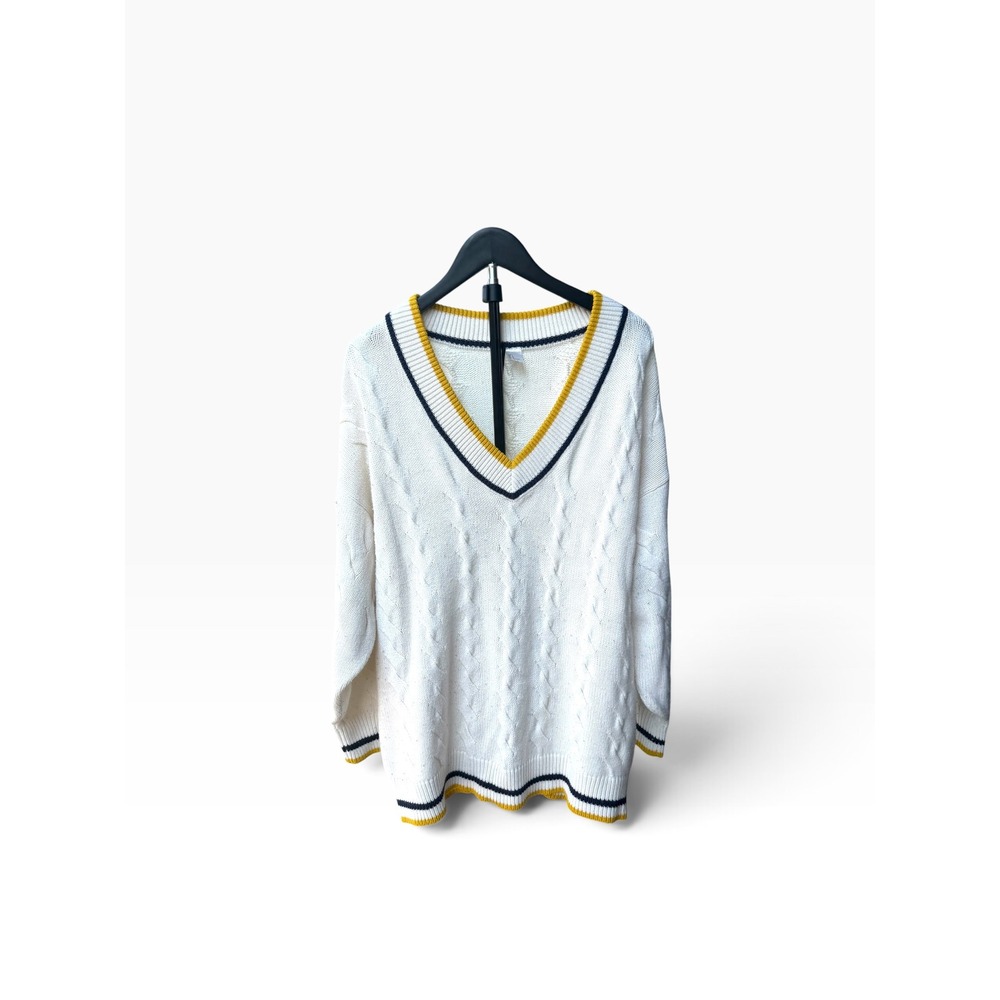 H&M Divided Cricket Sweater Women's Large White GUC Cable Knit V-Neck Varsity
